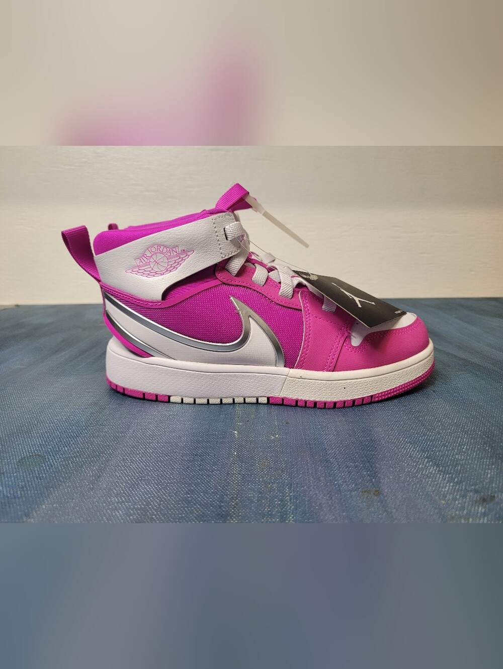 Nike Air Jordan 1 Easy On Pink White Size 1y New